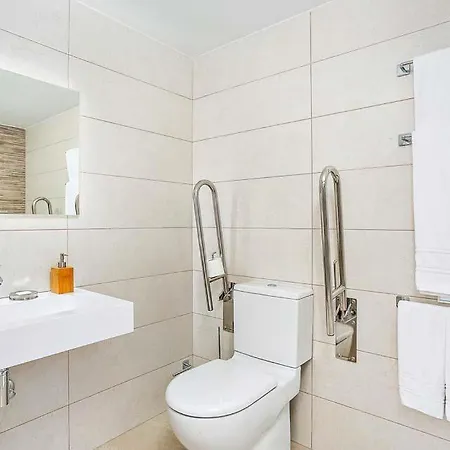 Villa Cala'n Blanes Sleeps 8 With Pool Air Con And Wifi