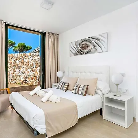 Villa Cala'n Blanes Sleeps 8 With Pool Air Con And Wifi *