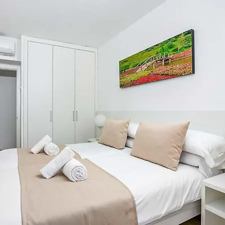 Cala'n Blanes Sleeps 8 With Pool Air Con And Wifi