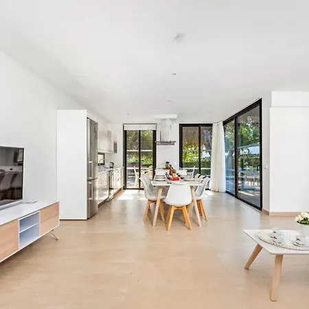 Villa Cala'n Blanes Sleeps 8 With Pool Air Con And Wifi *
