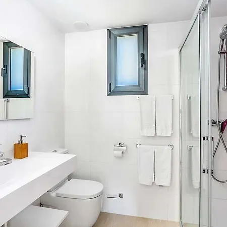 Cala'n Blanes Sleeps 8 With Pool Air Con And Wifi Villa